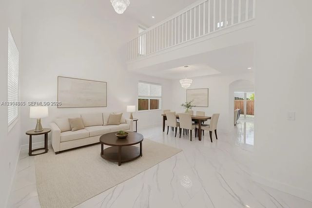 4 of 19 - 642 Se 37th Place, Homestead, FL