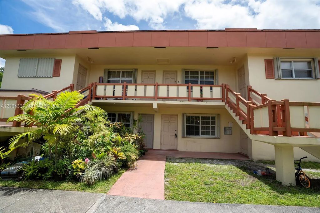 5270 Sw 90th Way, Cooper City