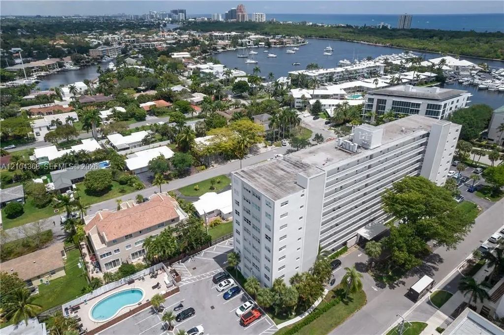 2555 Ne 11th Street #301, Fort Lauderdale