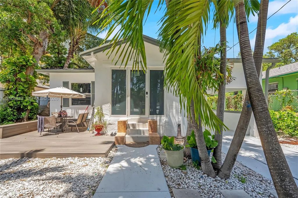 769 Nw 10th Street, Miami