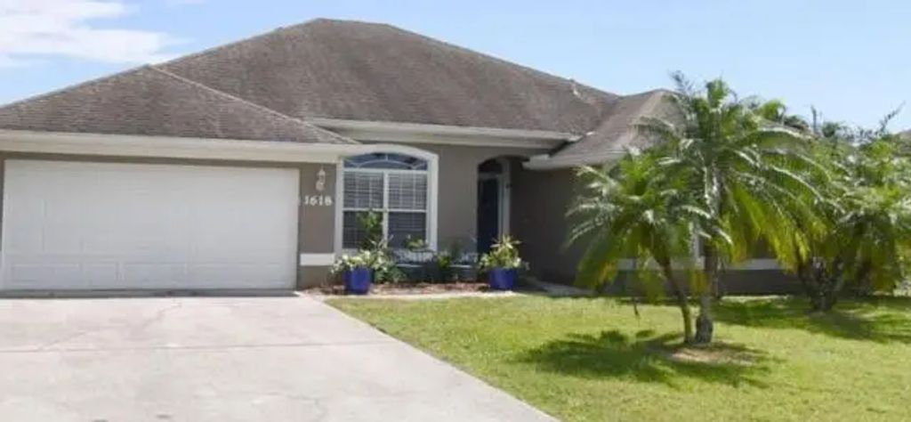1618 Sw Nervia Avenue, Port St. Lucie