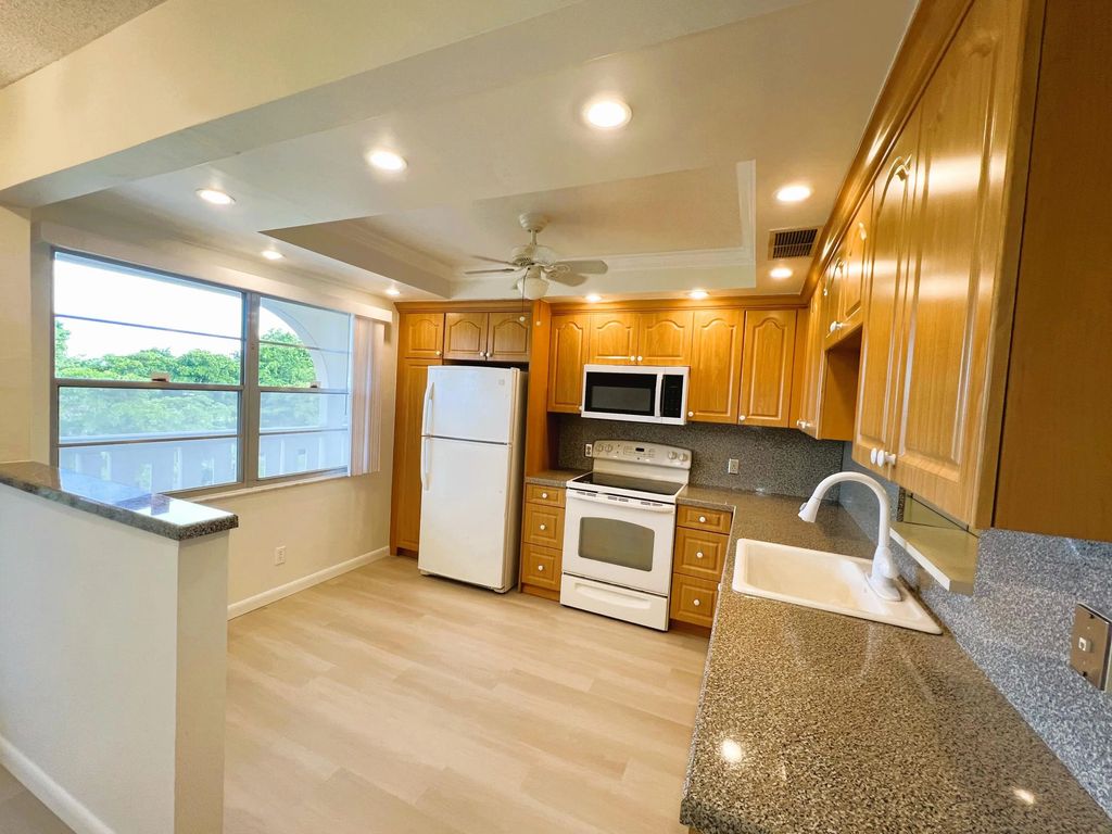 2403 Antigua Circle #j4, Coconut Creek