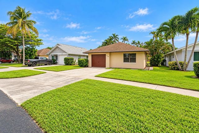 1435 S Summit Run Circle, West Palm Beach