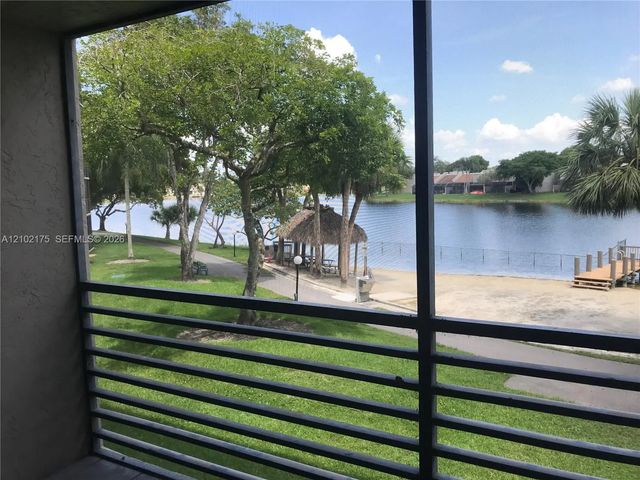 5 of 36 - 1101 Colony Point Circle #206, Pembroke Pines, FL