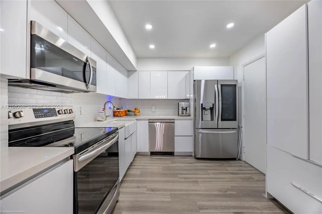 6061 N Falls Cir Drive #407, Lauderhill