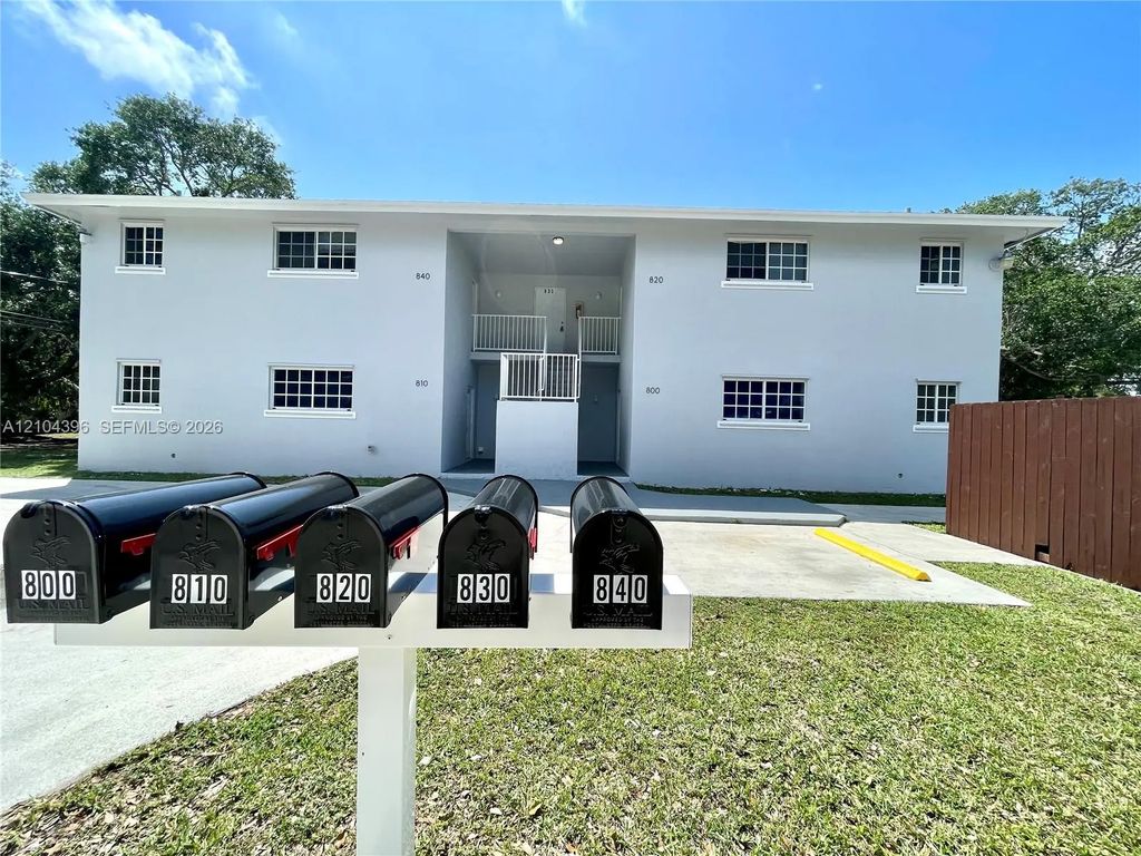 800 Sw 10th Avenue #800, Hallandale Beach