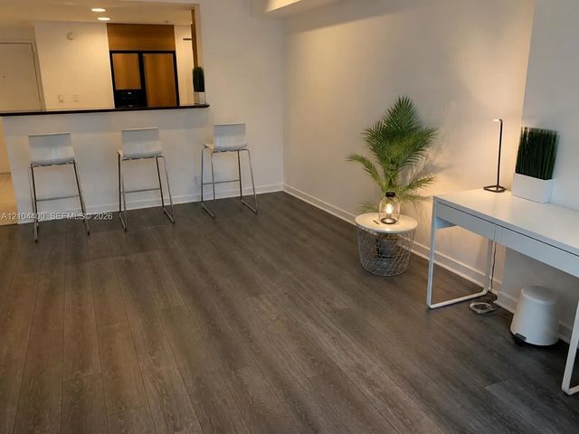 2 of 7 - 335 S Biscayne Boulevard #3406, Miami, FL