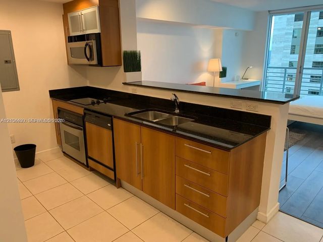 4 of 7 - 335 S Biscayne Boulevard #3406, Miami, FL