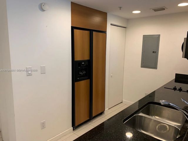 5 of 7 - 335 S Biscayne Boulevard #3406, Miami, FL