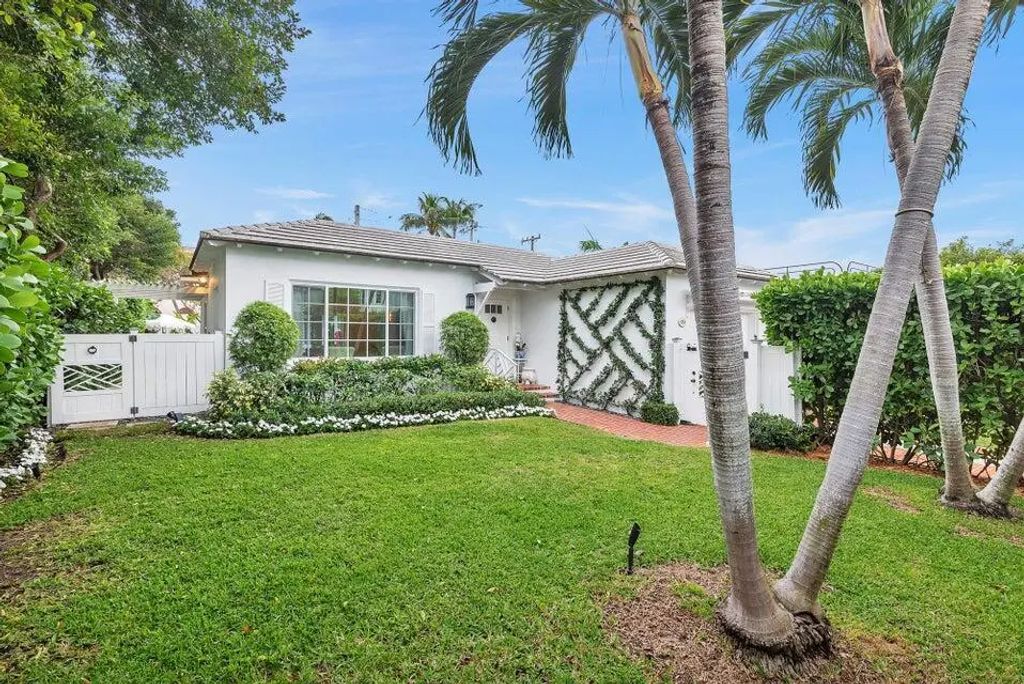 156 Peruvian Avenue, Palm Beach