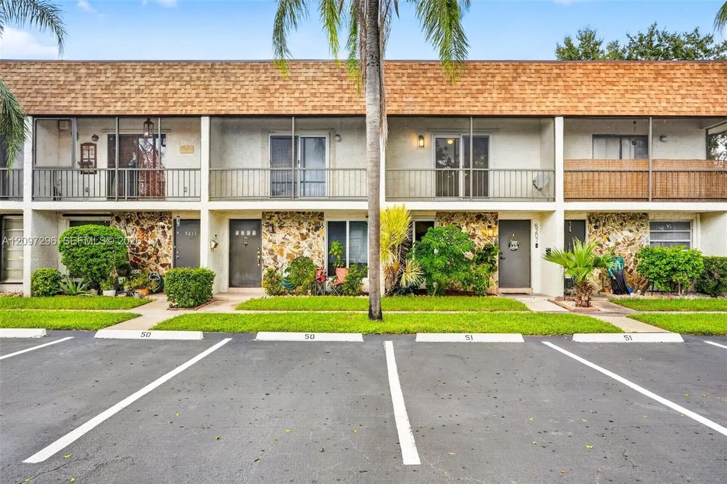 5207 Sw 40th Avenue #52, Dania Beach