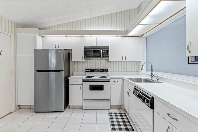 3 of 28 - 10063 Andrea Lane #b, Boynton Beach, FL