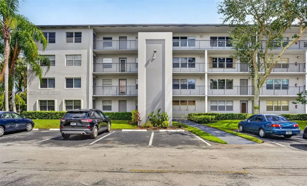 101 Sw 132nd Way #310j, Pembroke Pines