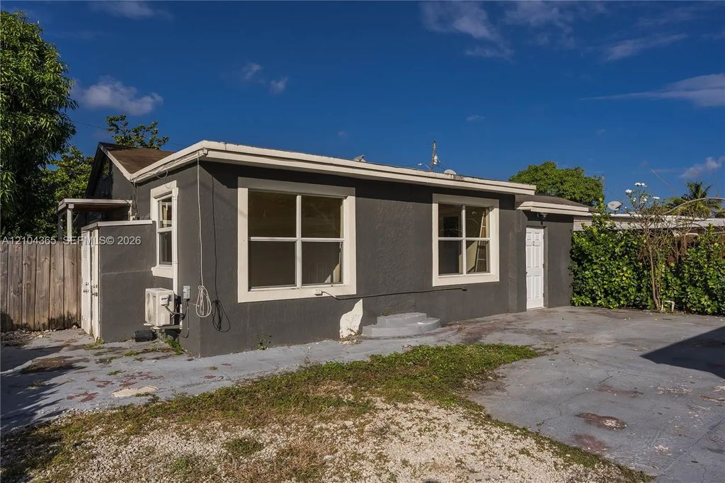 2996 Nw 93rd Street #b, Miami