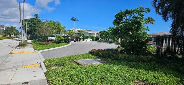 800 W Horizons W #104, Boynton Beach
