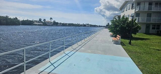 4 of 5 - 800 W Horizons W #104, Boynton Beach, FL