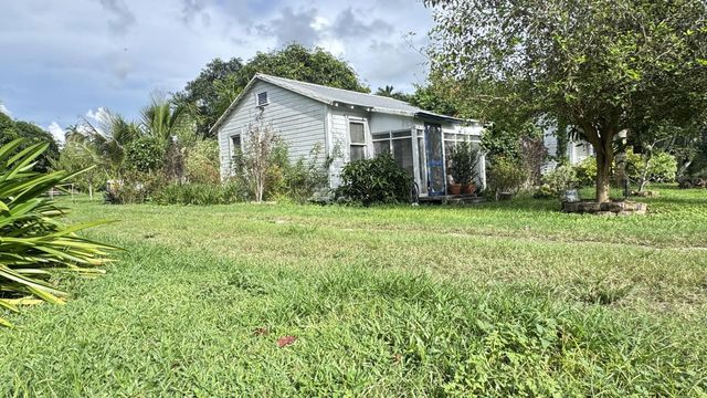 3 of 13 - 1977 E Main Street, Pahokee, FL