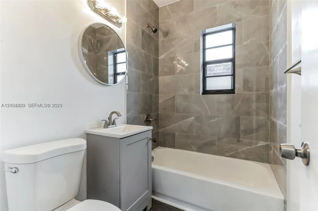 1071 Nw 34th Street #1075, Miami