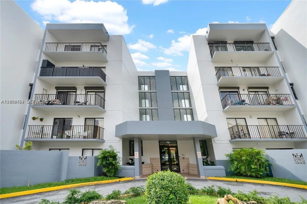 1820 W 53rd Street #201, Hialeah