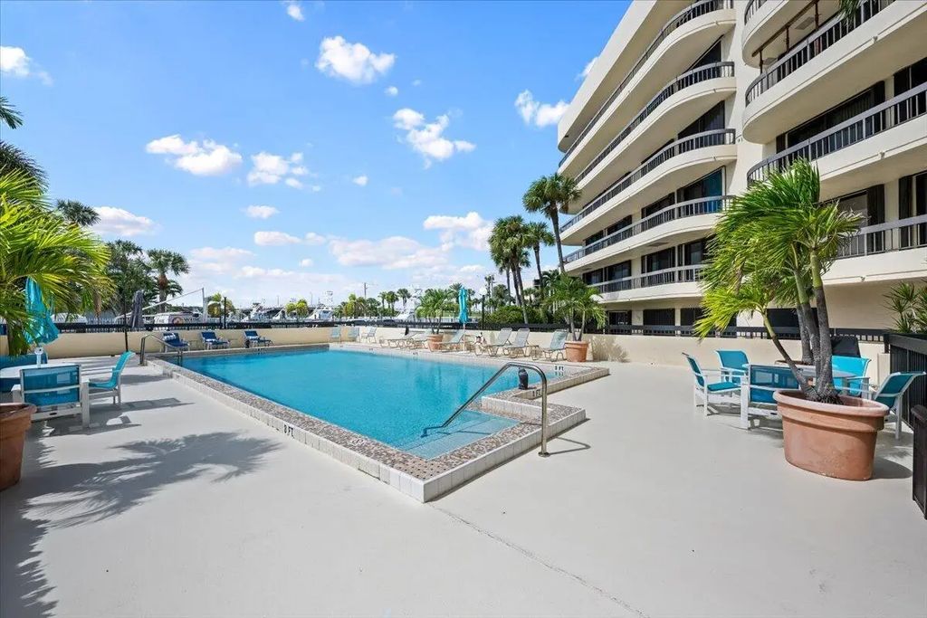 50 S Beach Road #unit 101, Tequesta