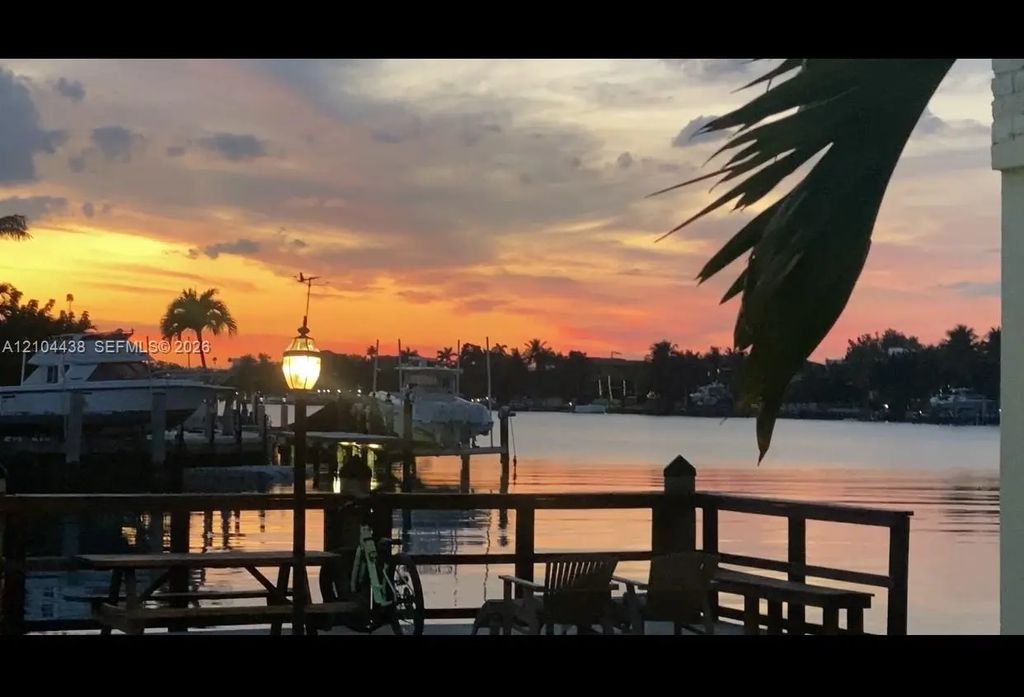 8540 Byron Avenue #1a, Miami Beach