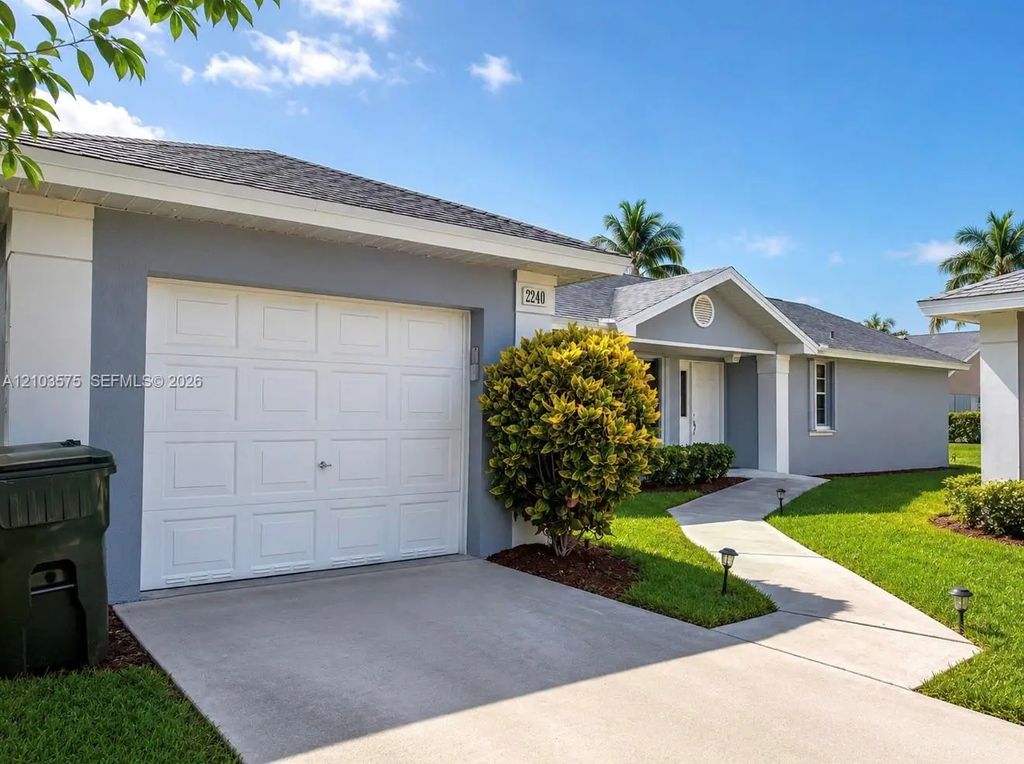 2240 Se 6th Court, Homestead