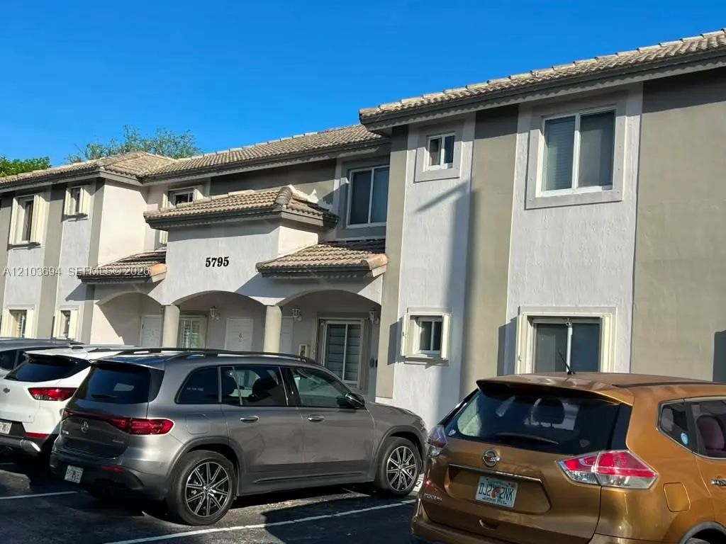 5795 Nw 109th Avenue #8, Doral