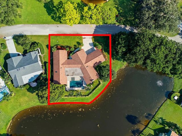 1013 Shady Lakes Circle, Palm Beach Gardens