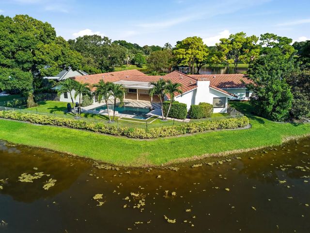 2 of 49 - 1013 Shady Lakes Circle, Palm Beach Gardens, FL