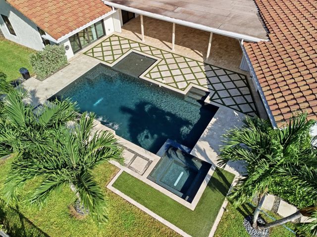 3 of 49 - 1013 Shady Lakes Circle, Palm Beach Gardens, FL