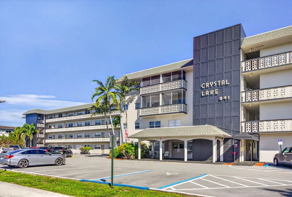 941 Crystal Lake Drive, Deerfield Beach