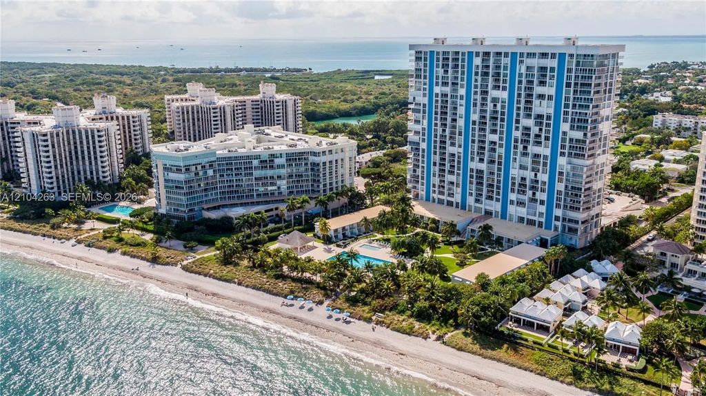 881 Ocean Drive #th31, Key Biscayne