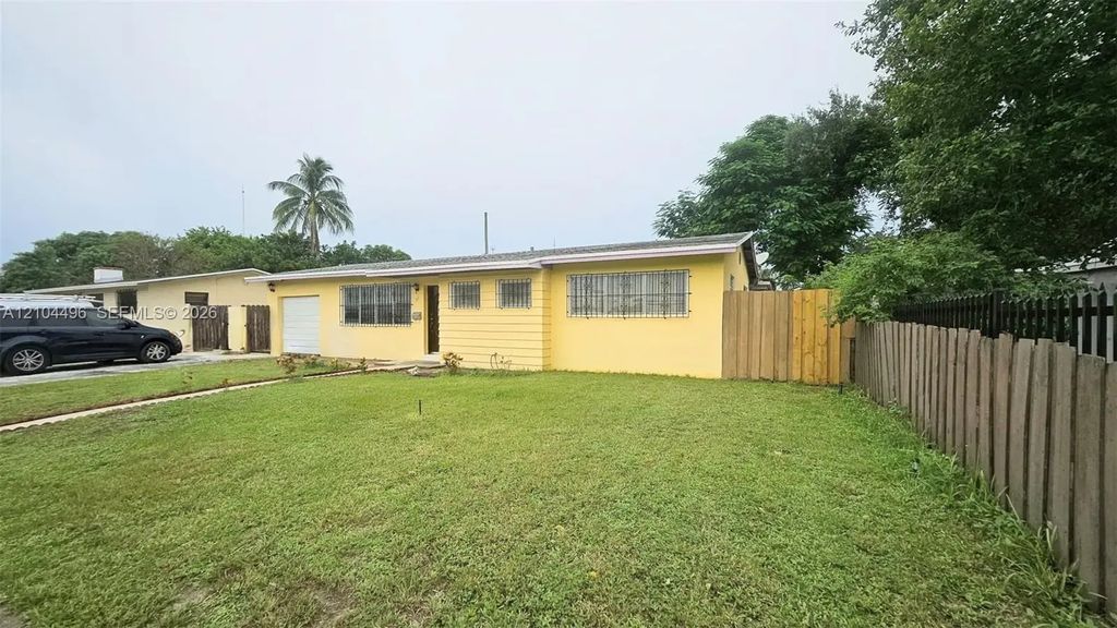 51 Ne 195th Street, North Miami