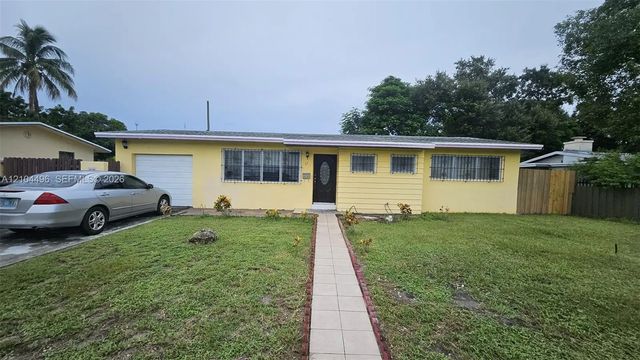 2 of 12 - 51 Ne 195th Street, North Miami, FL