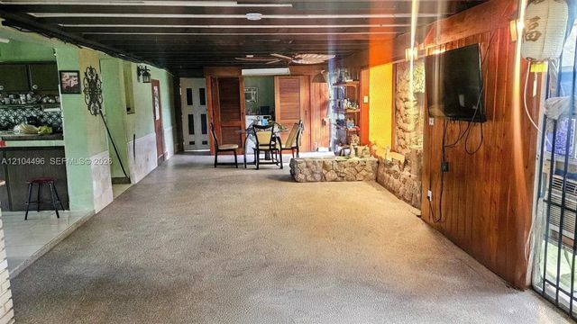 4 of 12 - 51 Ne 195th Street, North Miami, FL