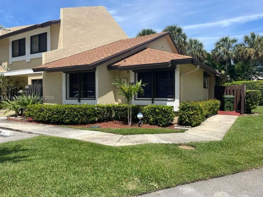 251 Sw 96th Terrace #251, Pembroke Pines