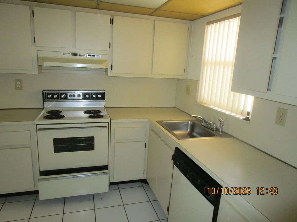 10466 Sunrise Lakes Boulevard #301, Sunrise