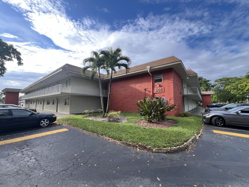 601 S State Road 7 #2h, Margate