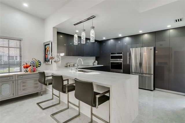 2 of 20 - 21244 Harbor Way #211-21, Aventura, FL
