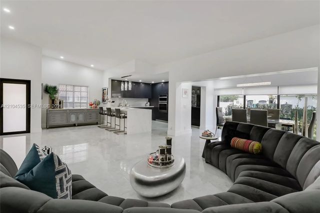 4 of 20 - 21244 Harbor Way #211-21, Aventura, FL