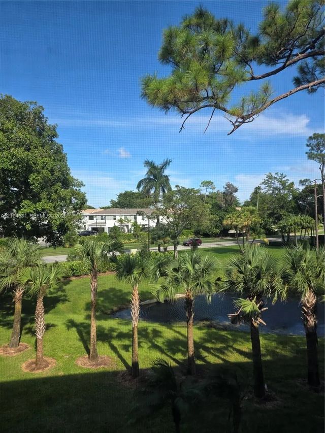 3 of 12 - 4820 W Lucerne Lakes Boulevard W #305, Lake Worth, FL