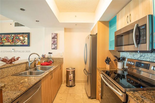 3 of 19 - 17555 W Atlantic Boulevard #uph6, Sunny Isles Beach, FL