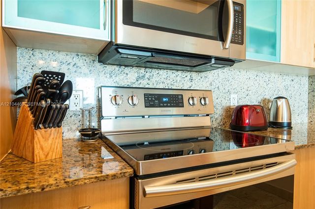 4 of 19 - 17555 W Atlantic Boulevard #uph6, Sunny Isles Beach, FL