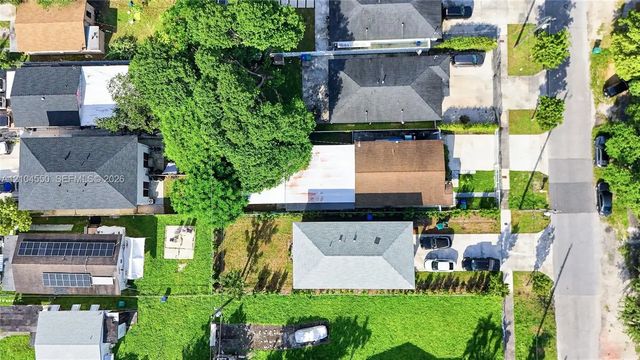 5 of 37 - 2932 Nw 58th Street, Miami, FL