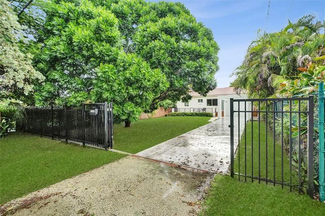 5 of 53 - 3334 Sw 64th Avenue, Miami, FL