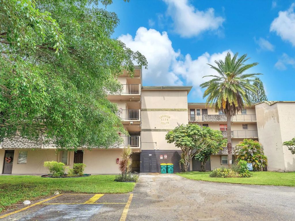 5275 Nw 10th Court #401, Plantation