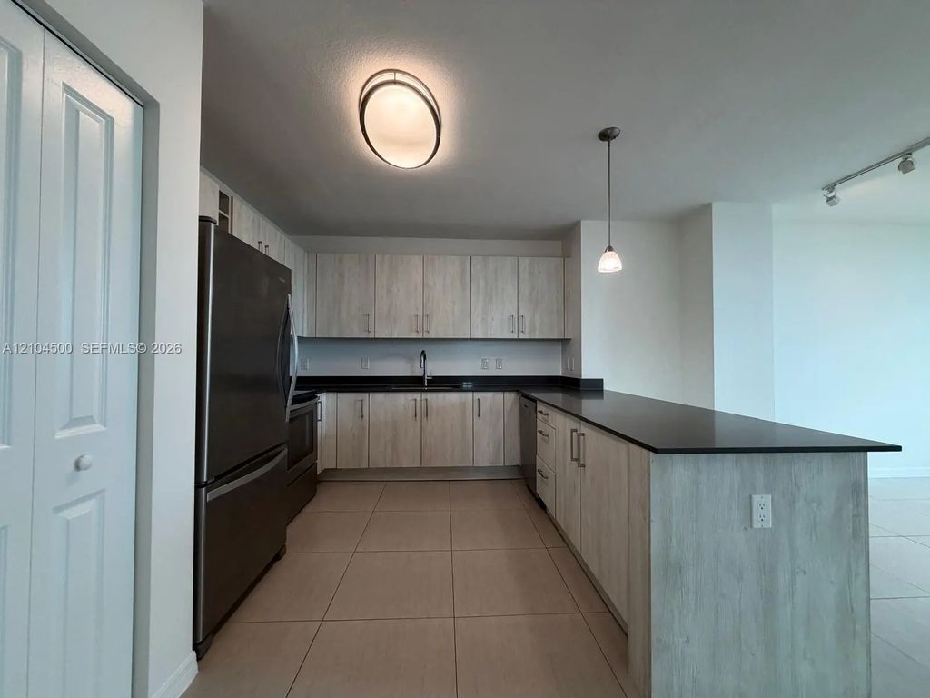 7525 E Treasure Drive #309, North Bay Village