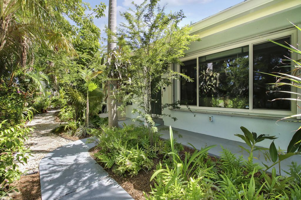 528 Driftwood Road, North Palm Beach