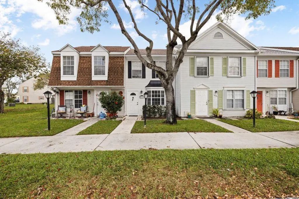 217 Old English Drive, Jupiter