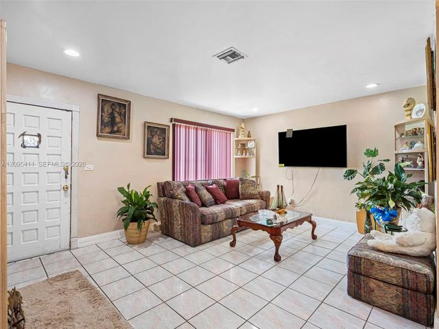 5 of 26 - 3745 Nw 193rd Terrace, Miami Gardens, FL